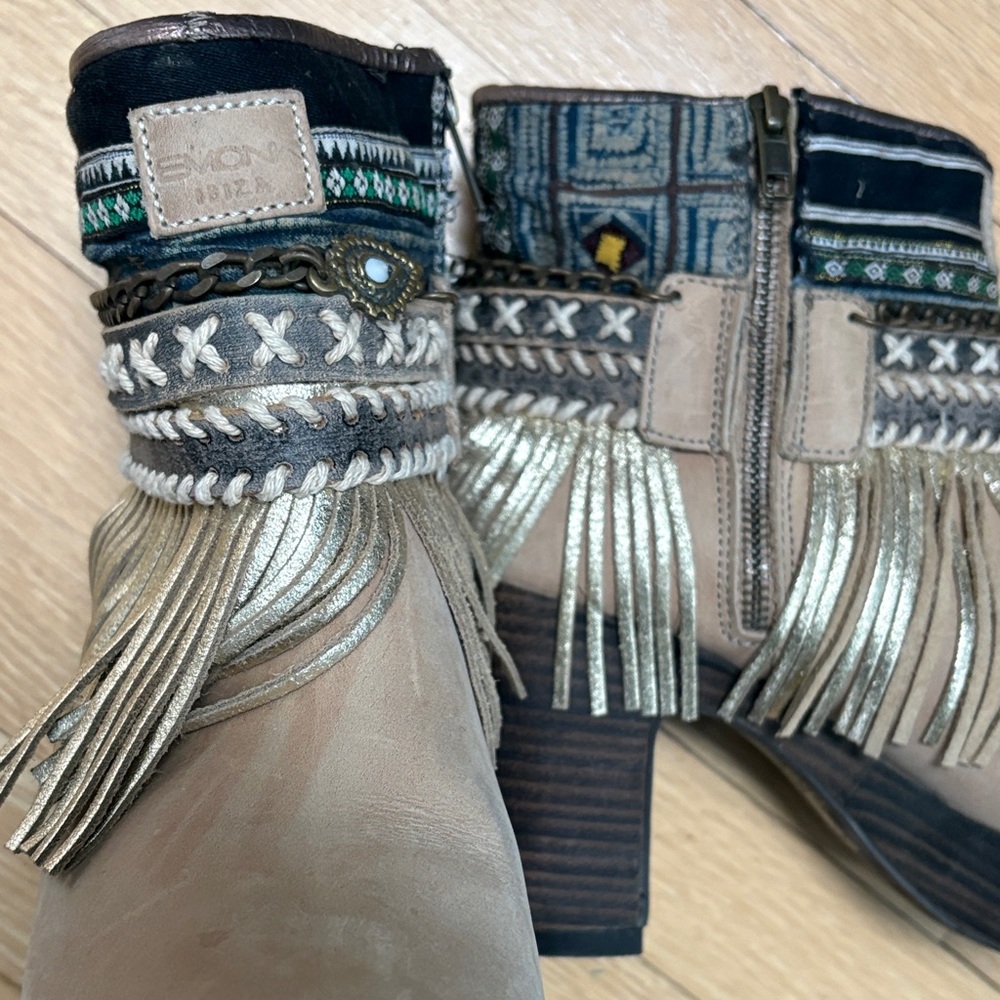 Emonk Ibiza high-heel boots. Custom Made ✨ #festival #emonkibiza